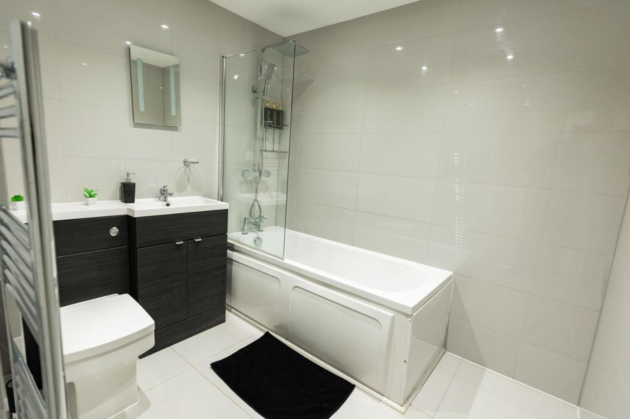 Luxury Modern Flat in Wolverhampton- Garden Views in Wolverhampton