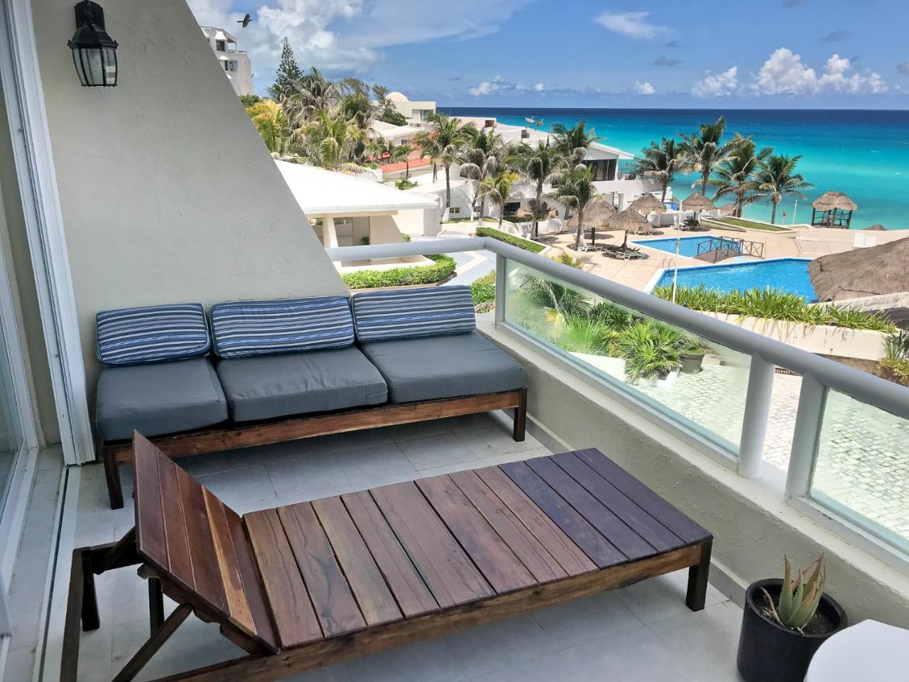 Apartment On The Beach With Terrace Ocean View, Brisas Cancun 01 By Beach & Ocean Apartments