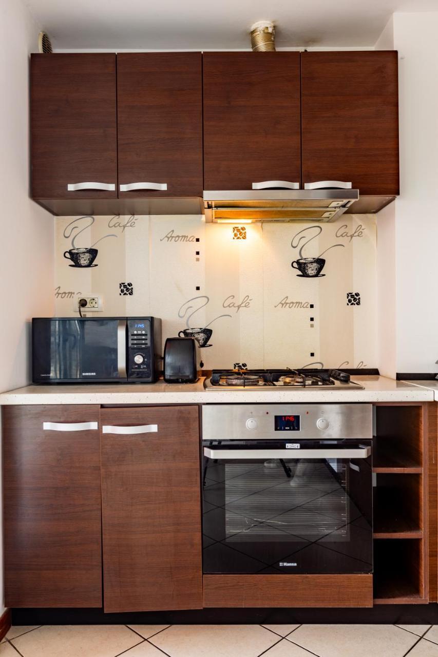 Ring - Spacious Deluxe Apartment, Big Terrace, Plus Free Underground Parking