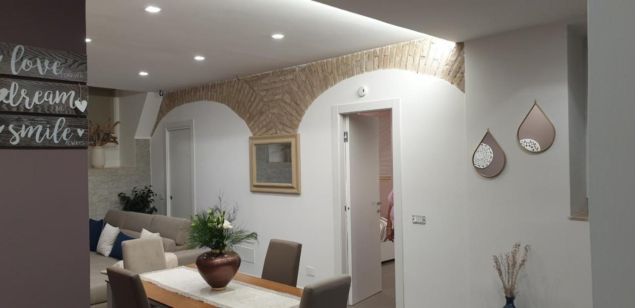 Bilocale in Via Algajola in Lido-di-ostia