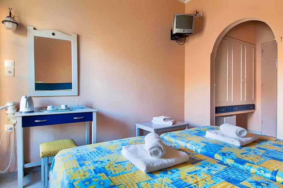 Rea Hotel & Studios 2 *
