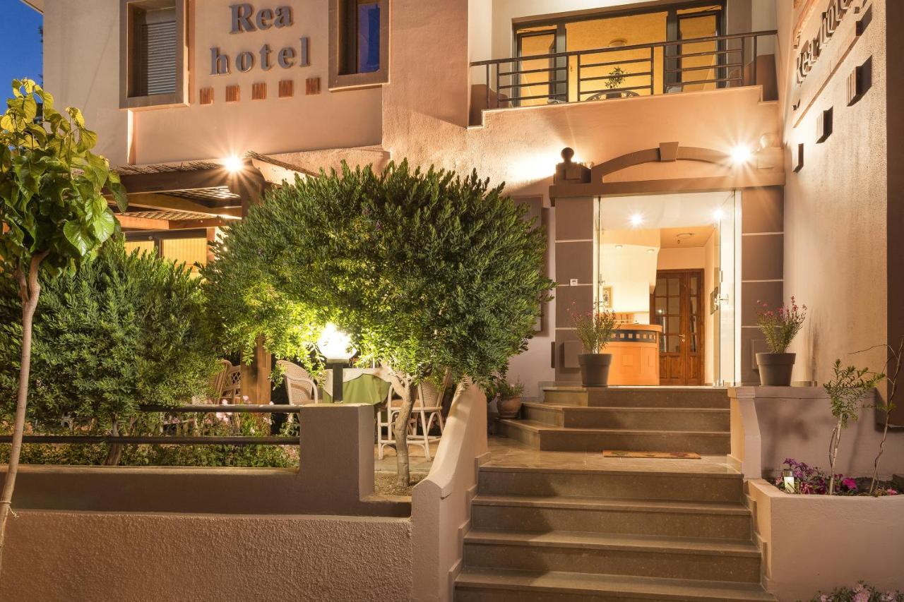 Rea Hotel & Studios 2 *