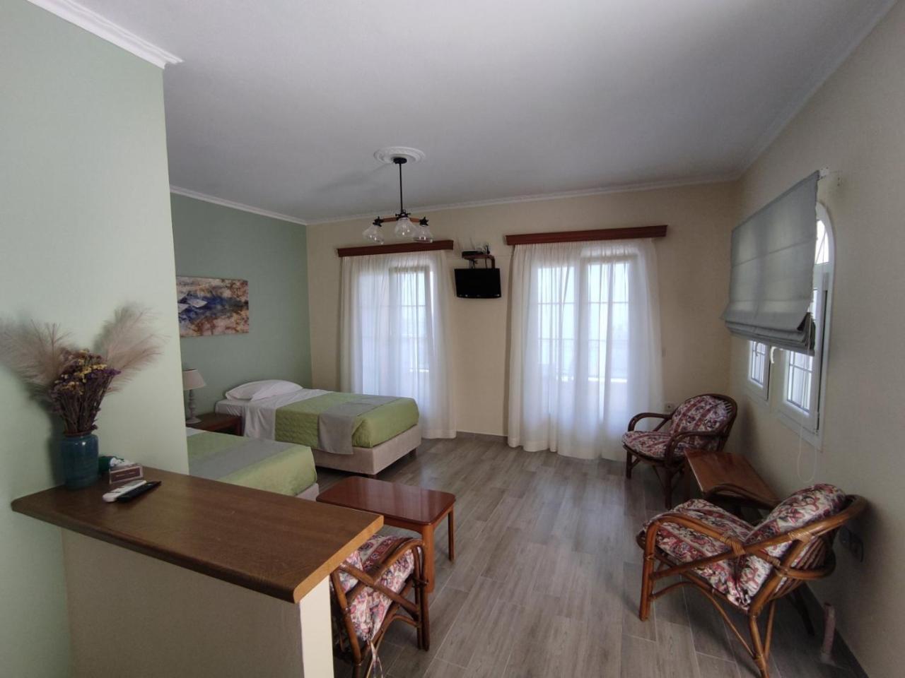 Alexandra Natalia Aparthotel 