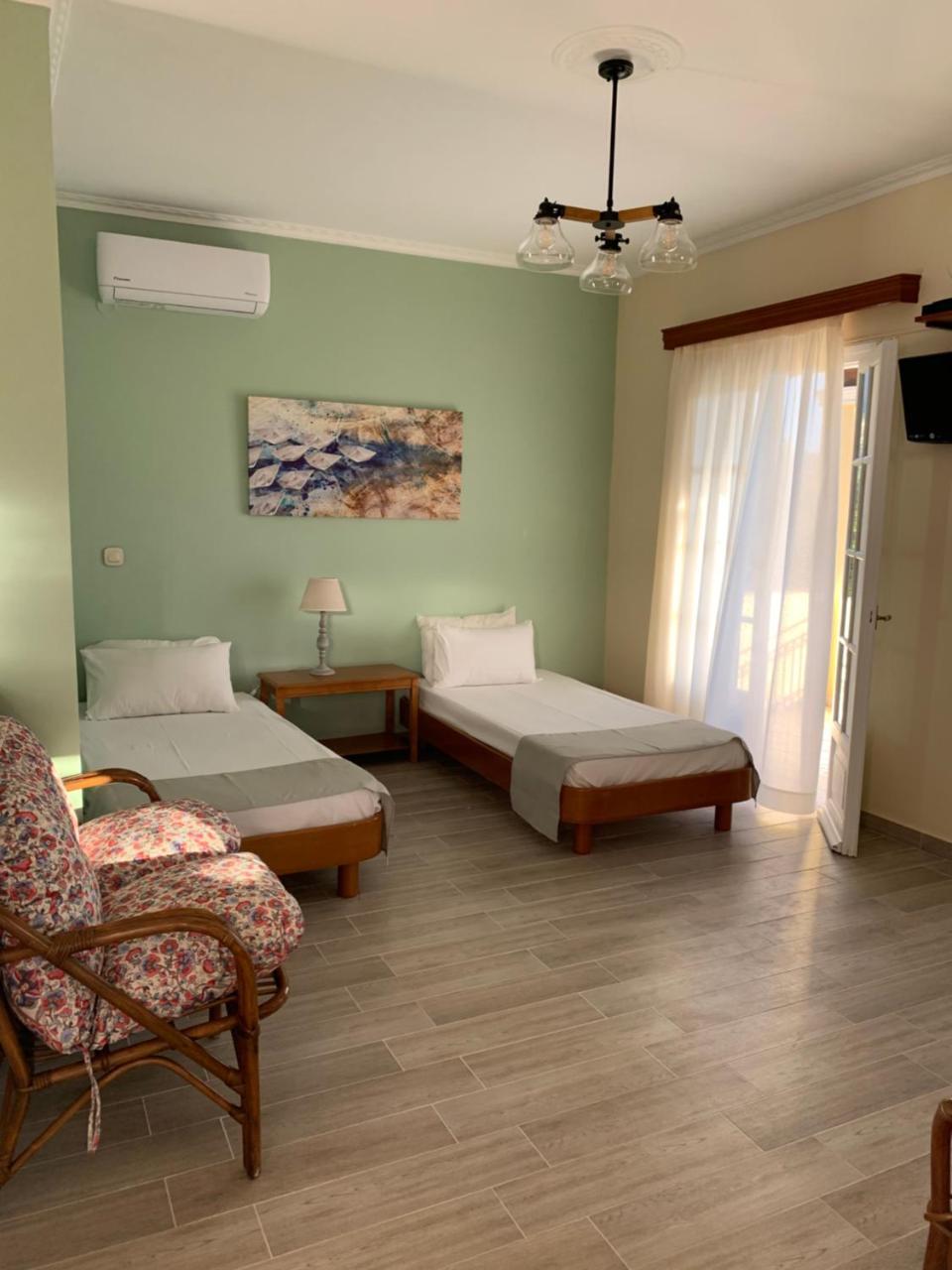 Alexandra Natalia Aparthotel 