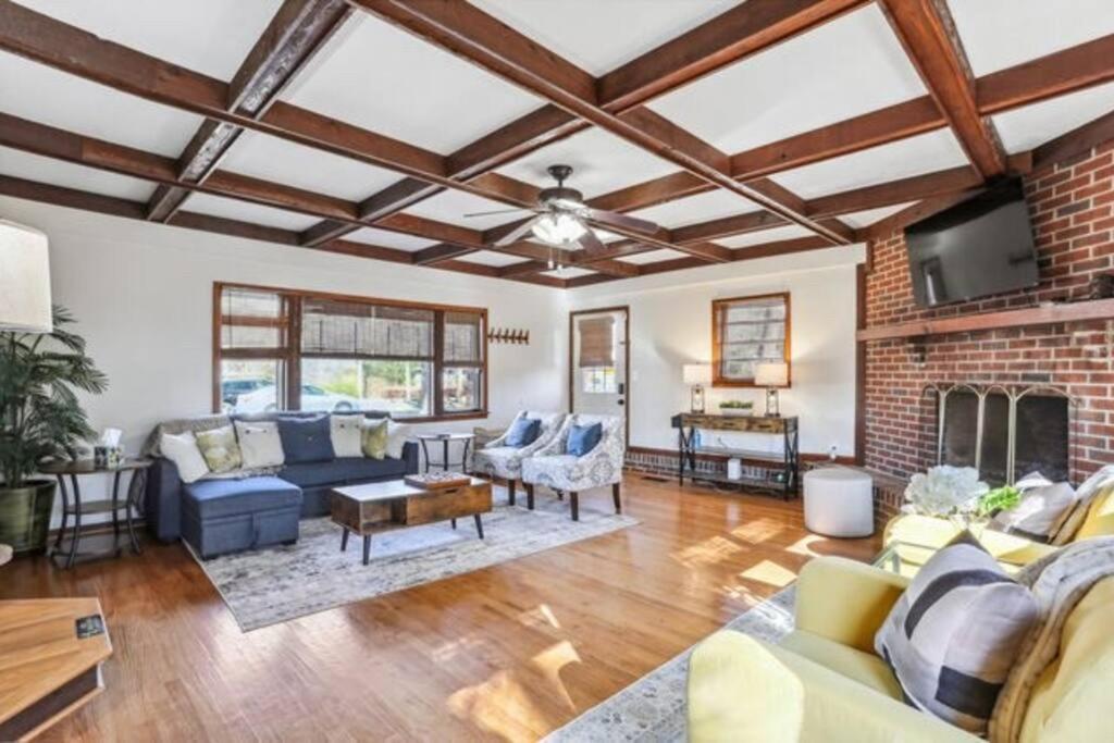 Charming Renovated 4b Ranch em Mableton