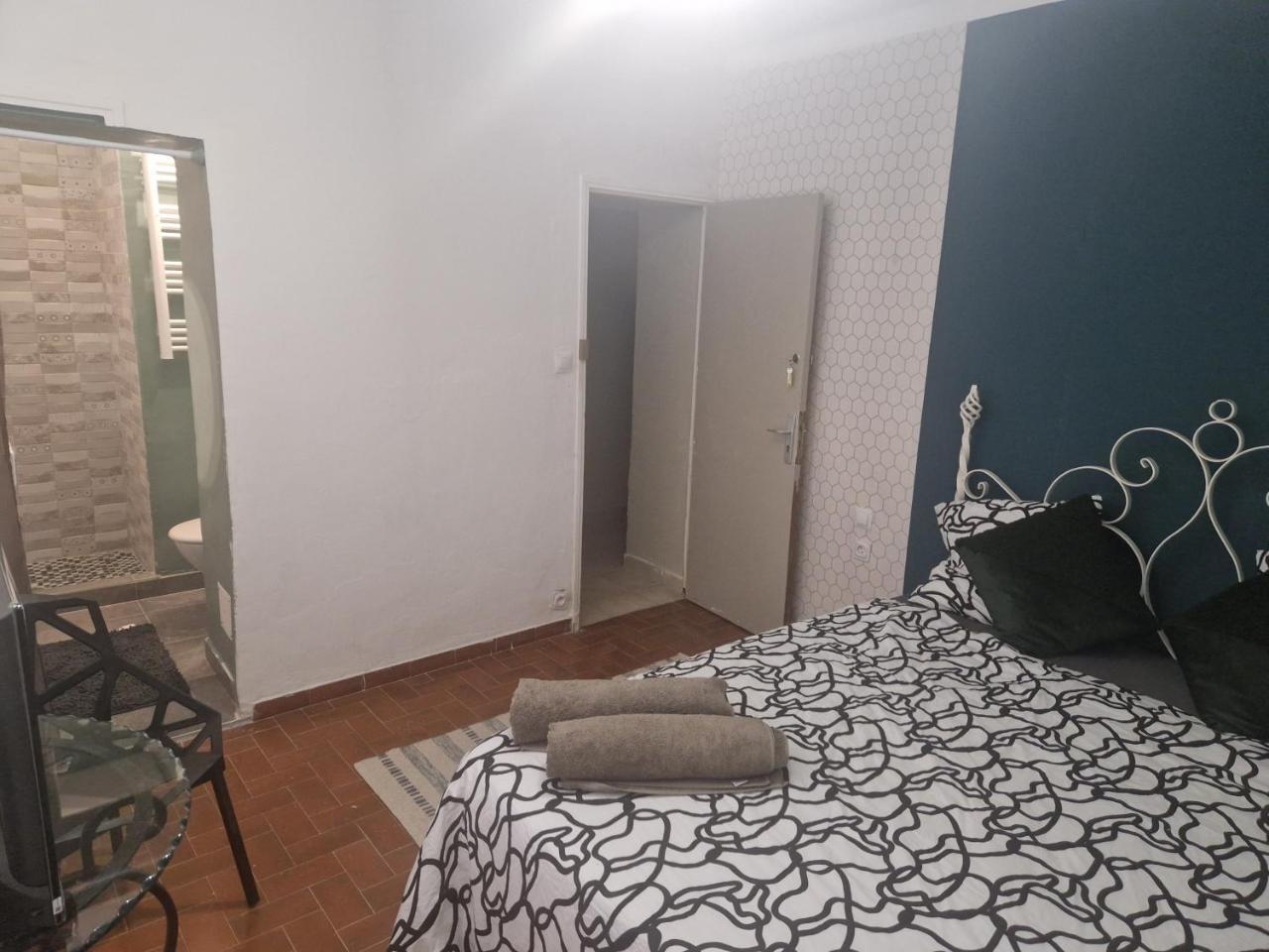 Une Maison Avec 3 Chambres (Adults Only) em Bedarrides