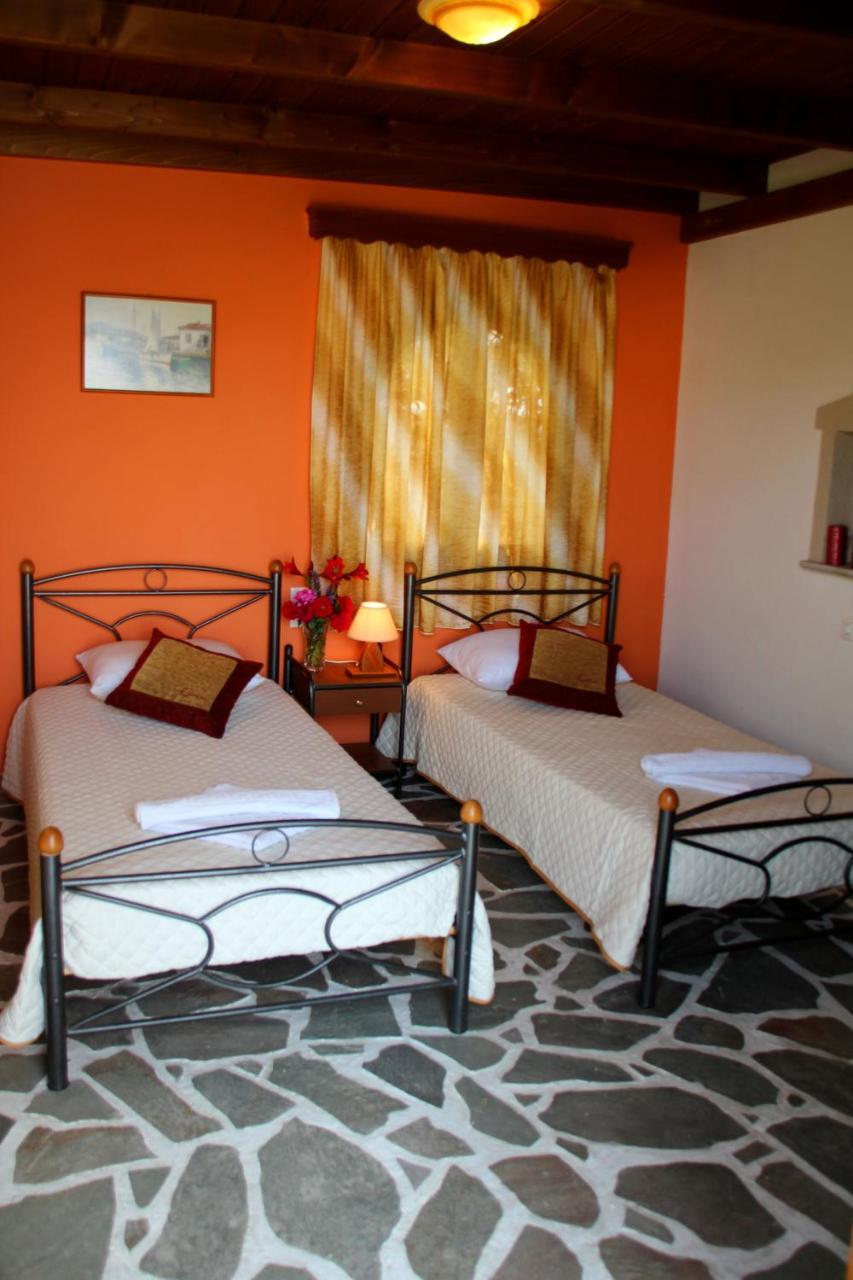 Studios Dimitra 3 *