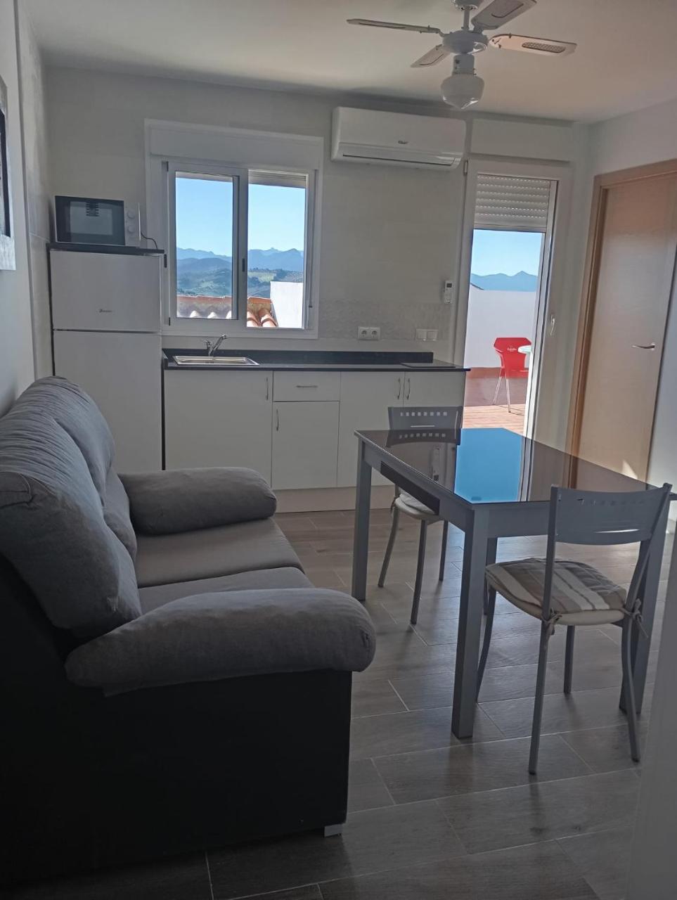 Apartamento En Olvera Con Terraza em Olvera