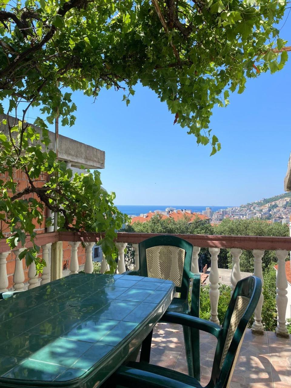 Sunny Villa Apartments