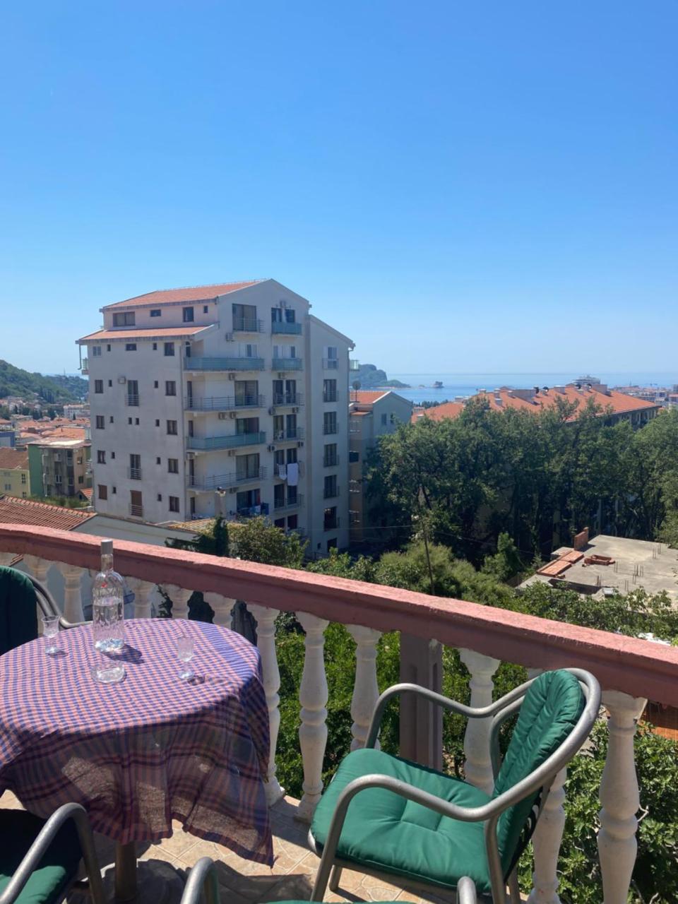 Sunny Villa Apartments