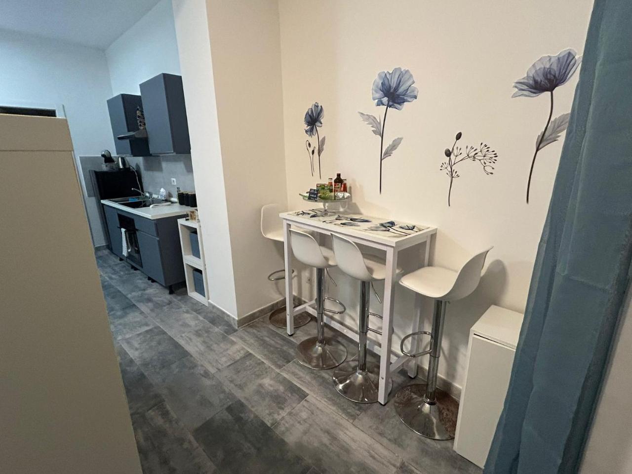 Seaside Two-room Apartment