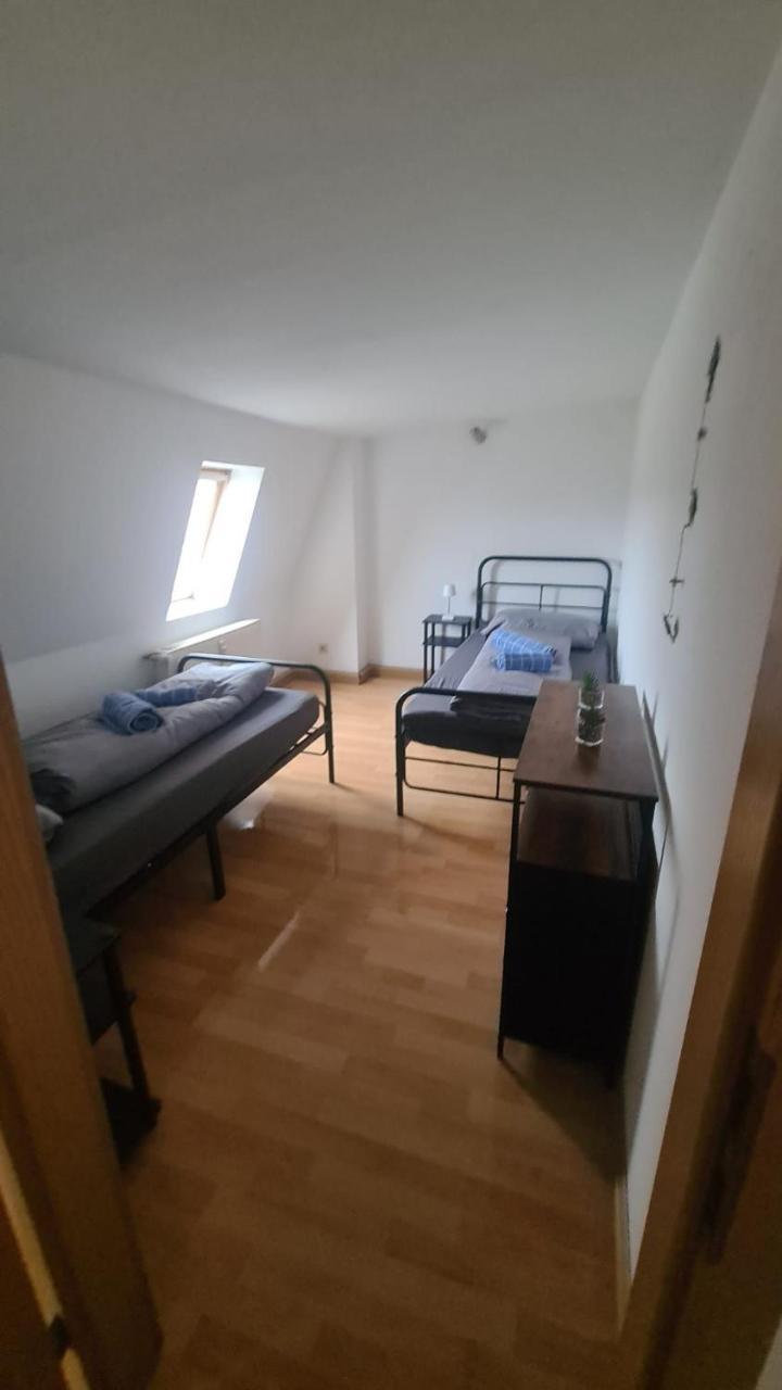 Seyfarthrooms - Monteurwohnung Crimmitschau 7 - Voll Ausgestattet, 2 Schlafzimmer, Wlan Inklusive (Adults Only) em Crimmitschau