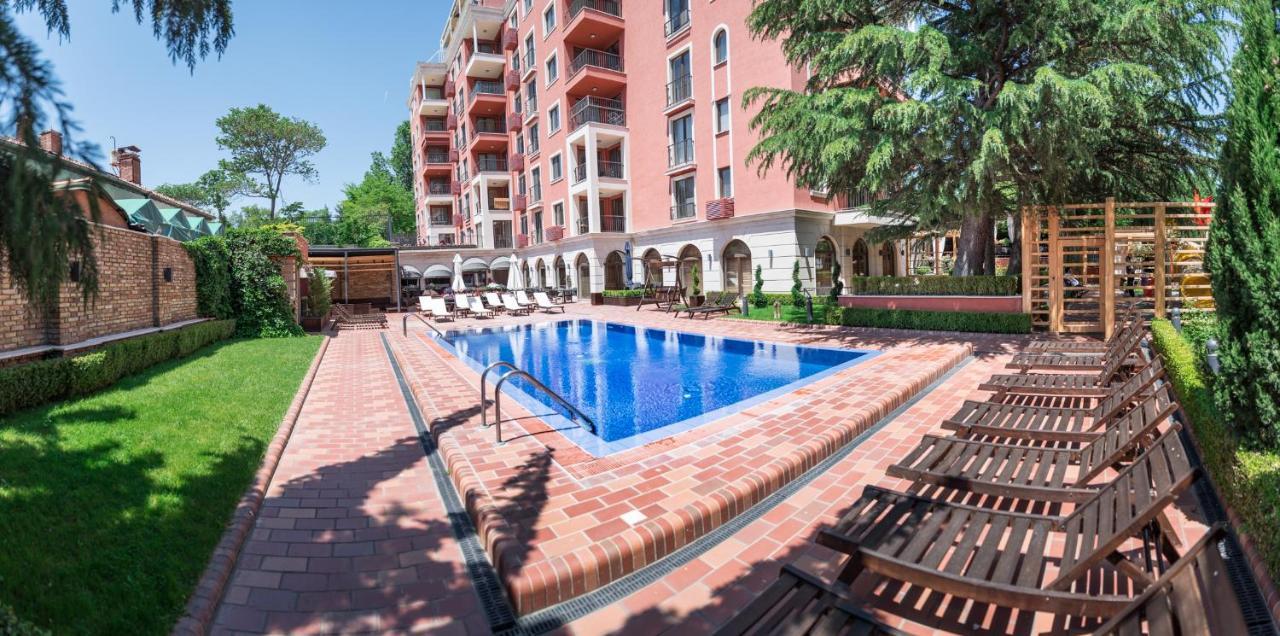 Superb 2-bdr Luxury Apt. With Pool In Villa Mare