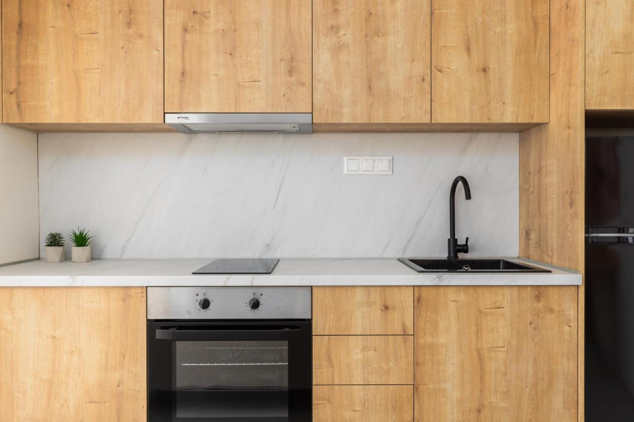 Soho Harbor by Halu!, , 