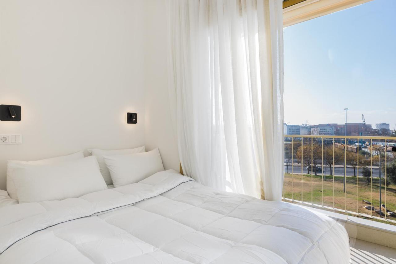 Soho Harbor by Halu!, , 