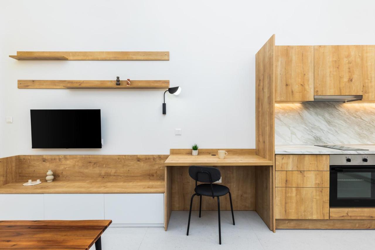 Soho Harbor by Halu!, , 