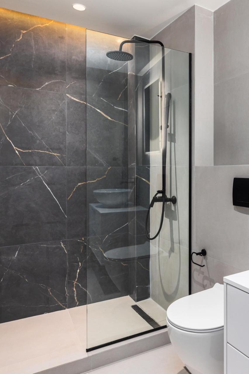 Soho Harbor by Halu!, , 