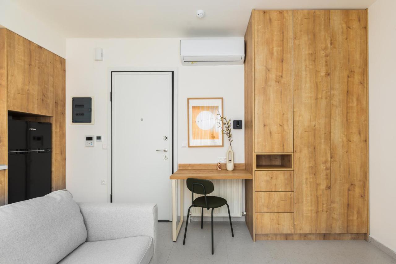 Soho Harbor by Halu!, , 