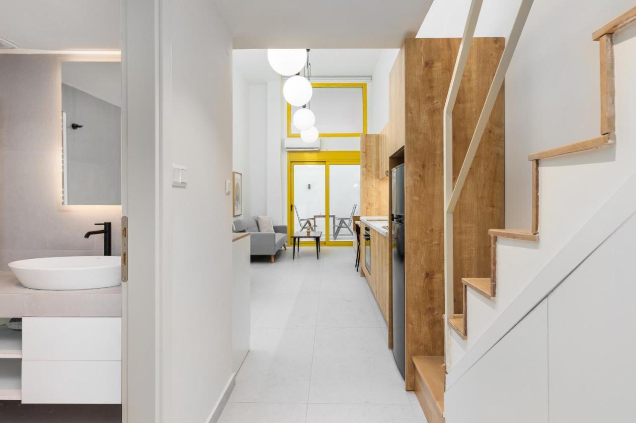 Soho Harbor by Halu!, , 