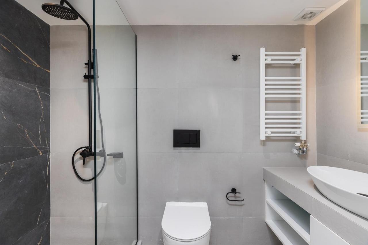 Soho Harbor by Halu!, , 