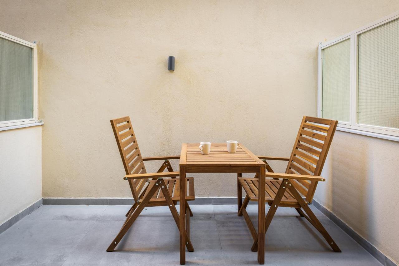 Soho Harbor by Halu!, , 