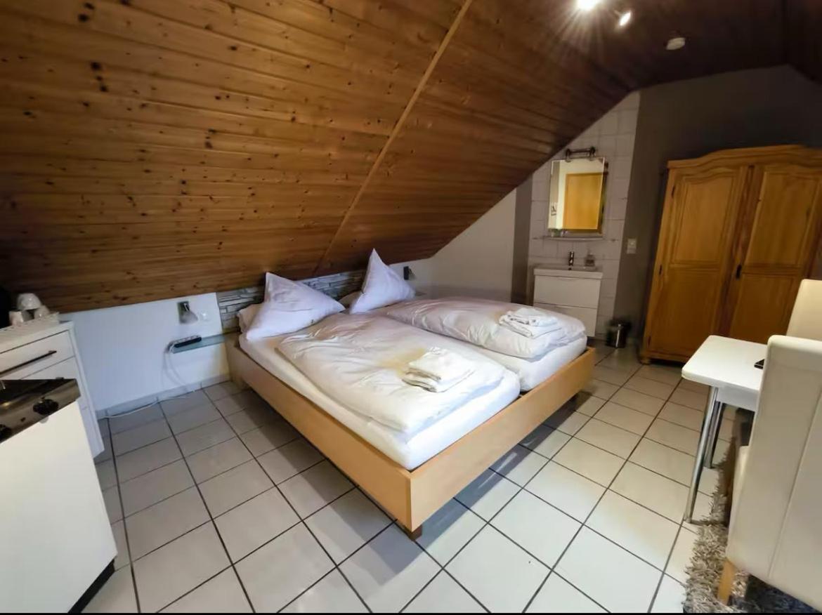 Pension Im Charme Der 90er in Trier