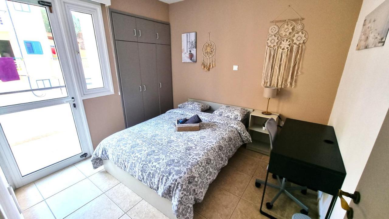 5 Min Walk To Beach, Perfect Seaside Escape 3br Shared Apartment