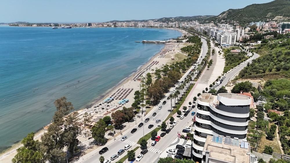 Teo's Deluxe Studios