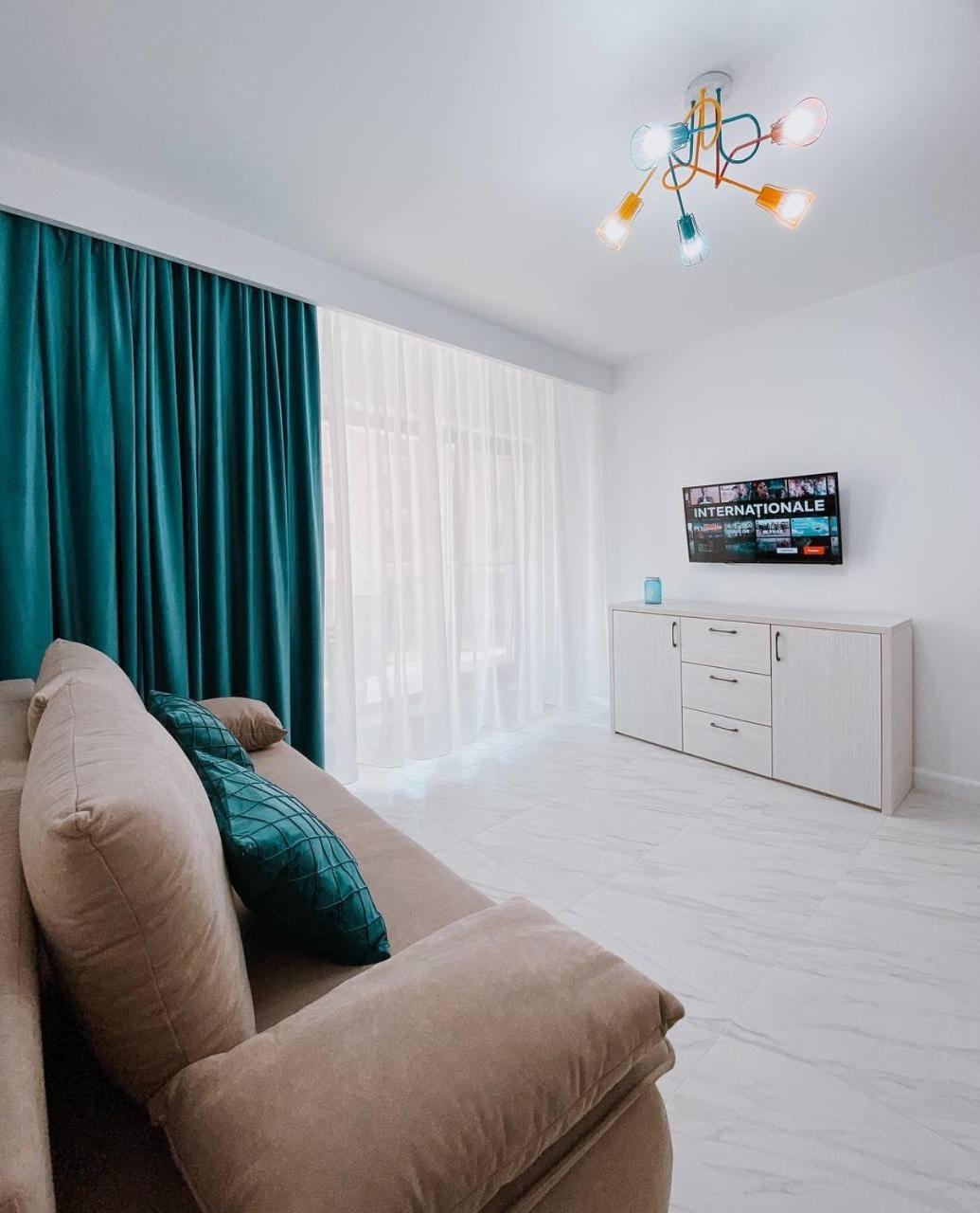Breezy Apartment 30 By Sea View