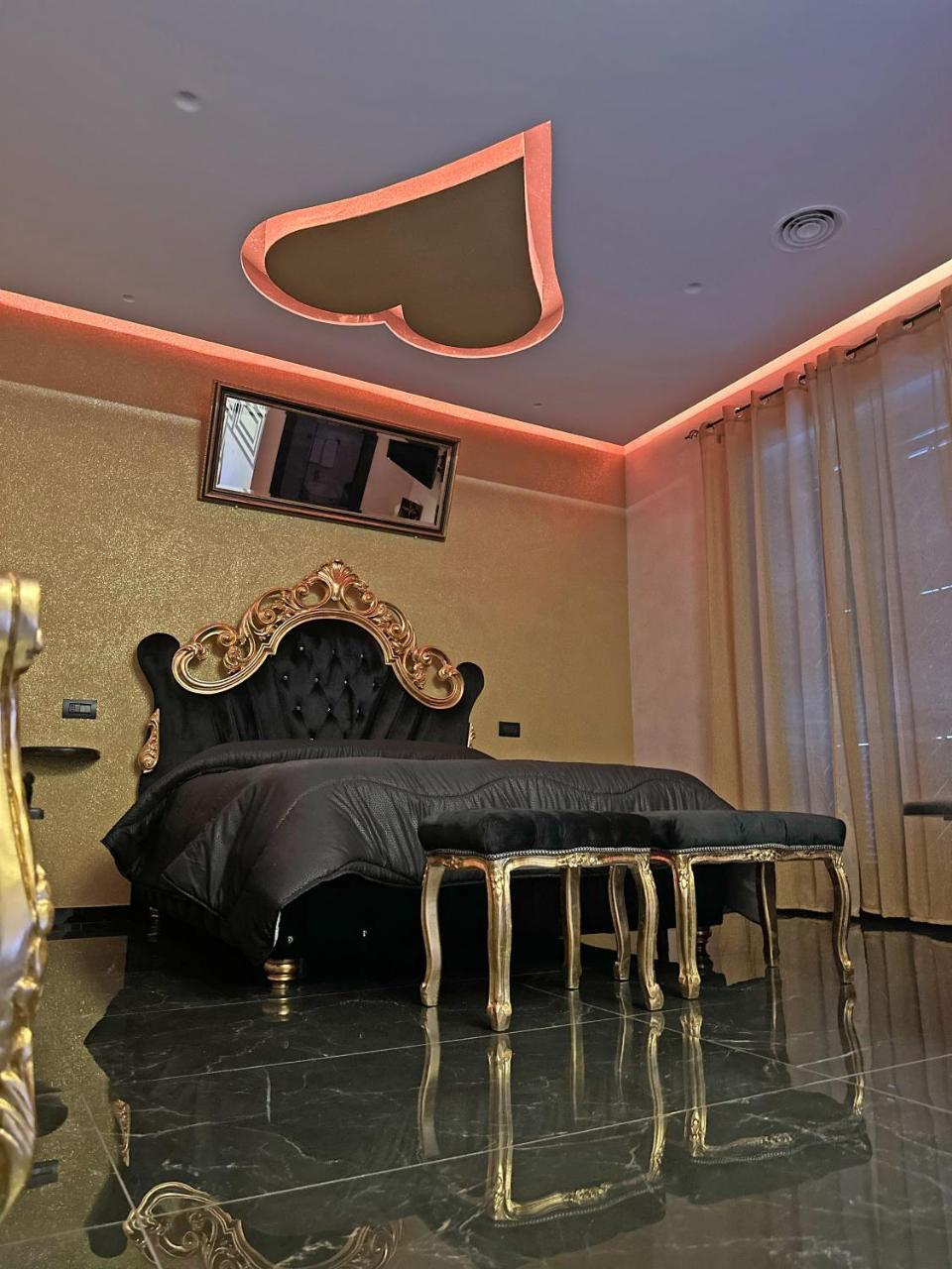 Red Rose Exclusive Rooms em San-cesareo