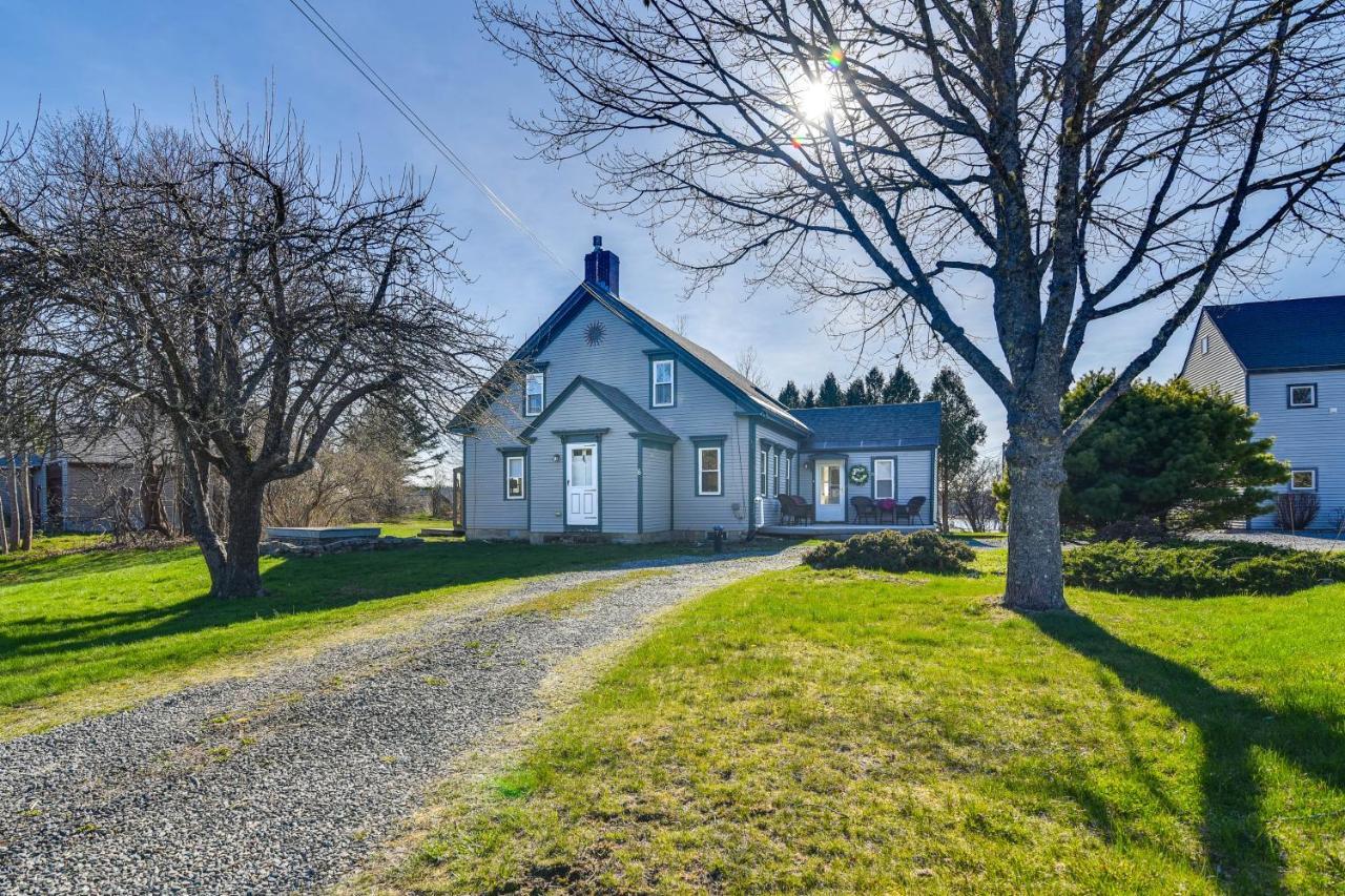 Quiet Waterfront Home Ideal Maine Escape! em Bass-harbor