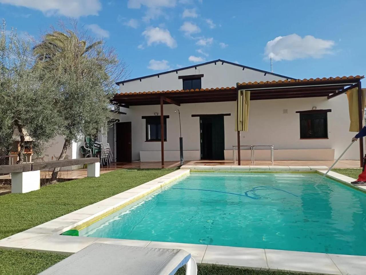 Modern Villa with Pool in Valleverde, 110 M² em Arahal