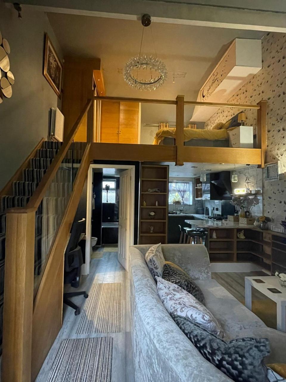 Cosy Cabin-Style Home - Work & Leisure in Wolverhampton