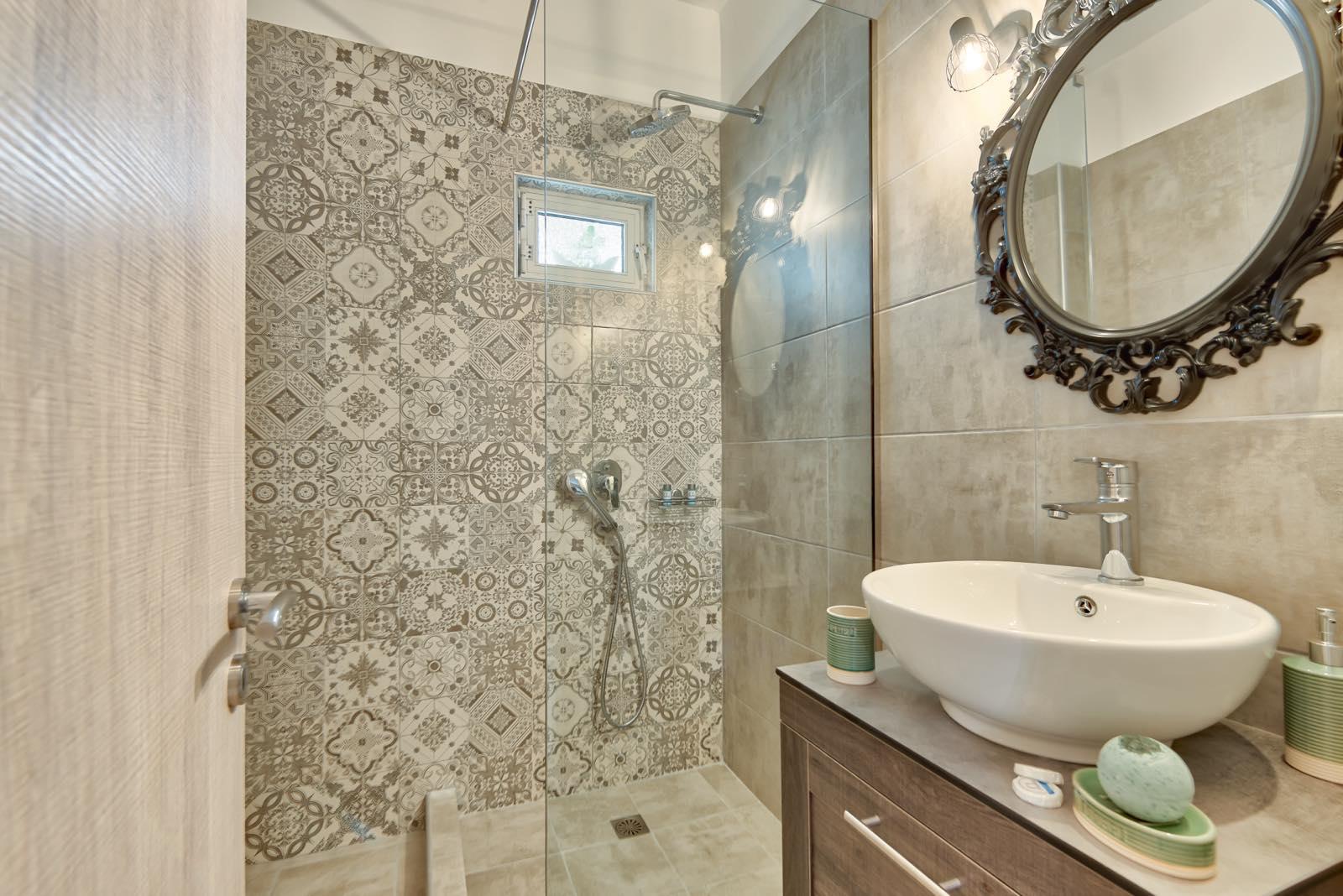 Kallas Apartments, , 