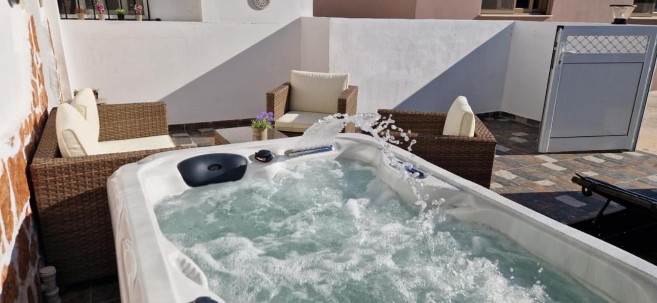 Stergios Suite With Private Jacuzzi