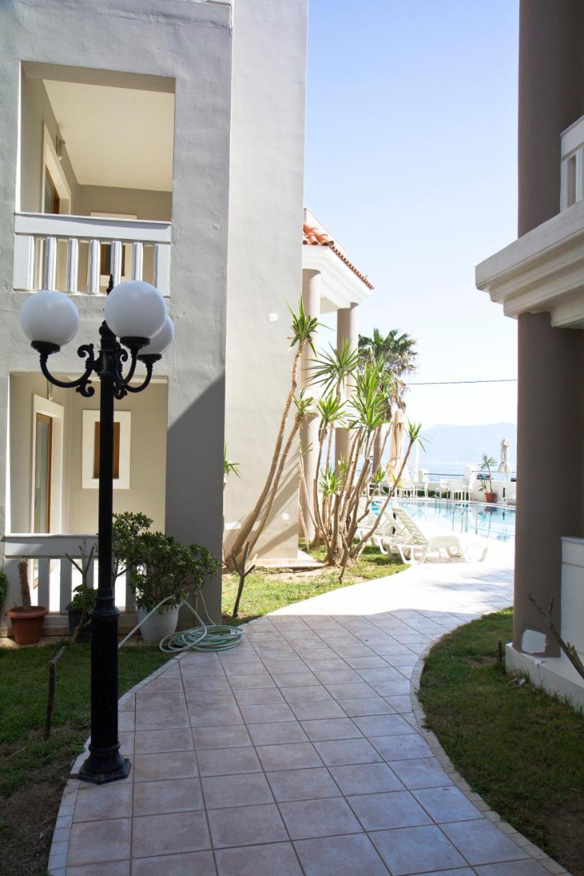Stavroula Palace 2 *