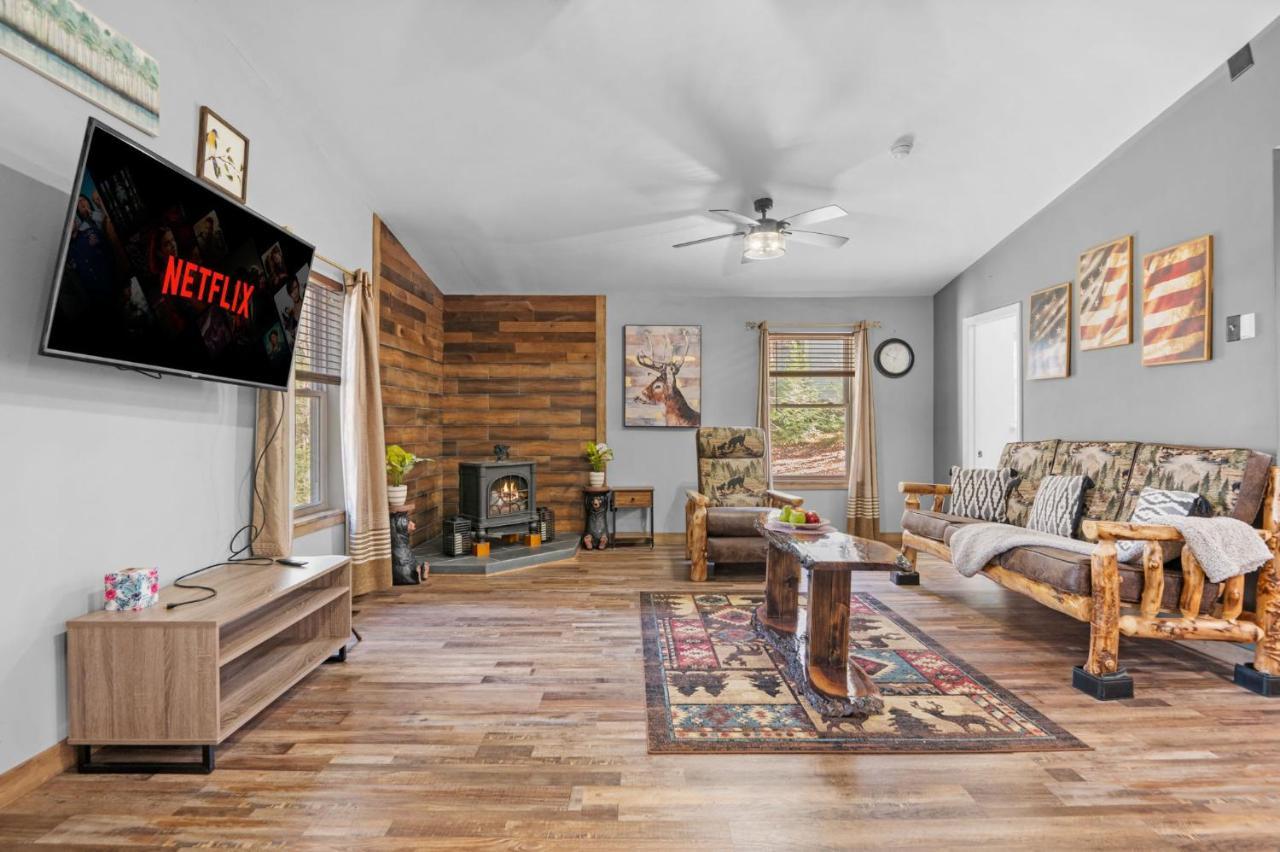 Cabin Oasis - Nestled in the Woods Seclusion em Blakeslee