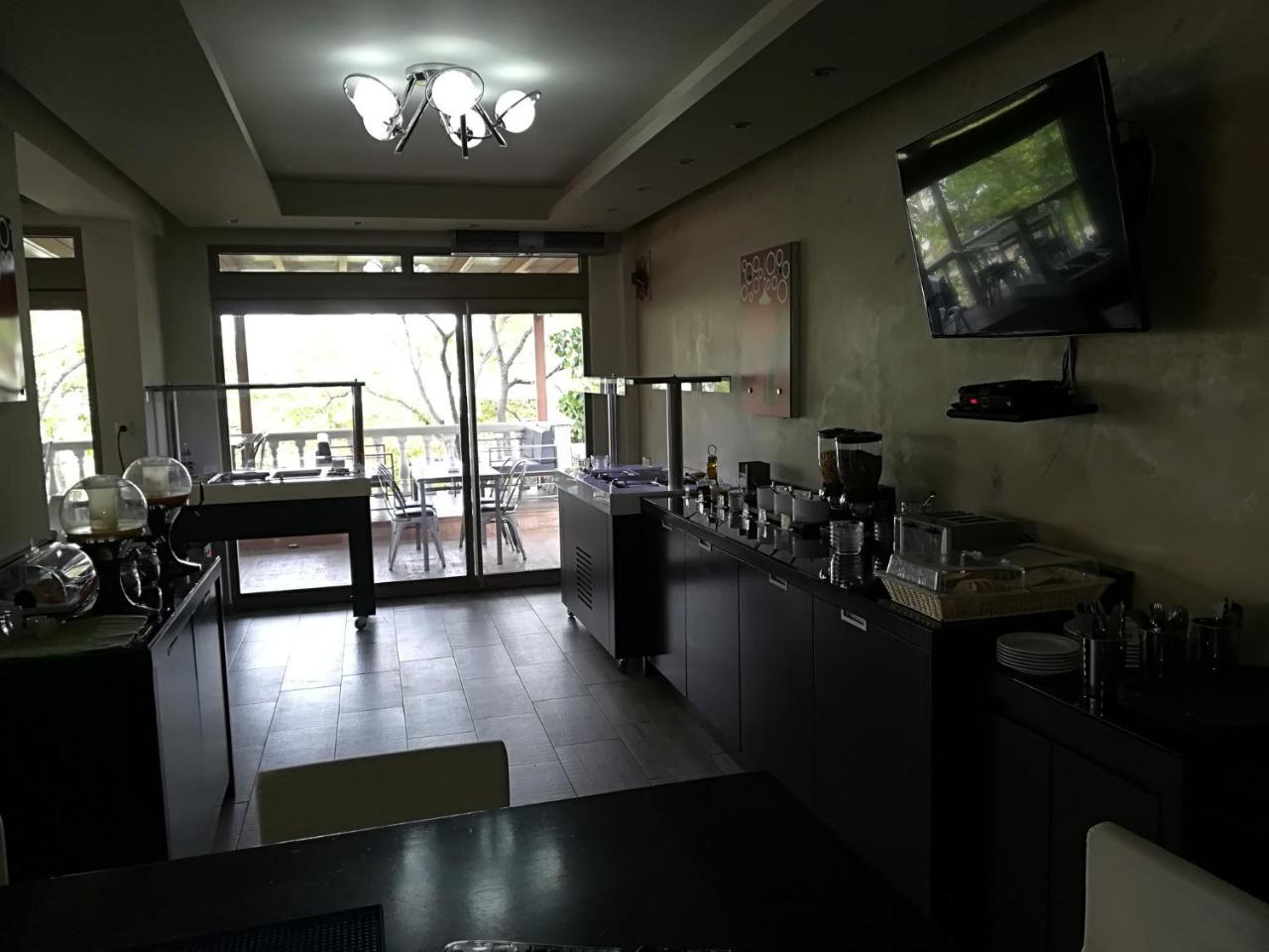 Garden Hotel 3 *
