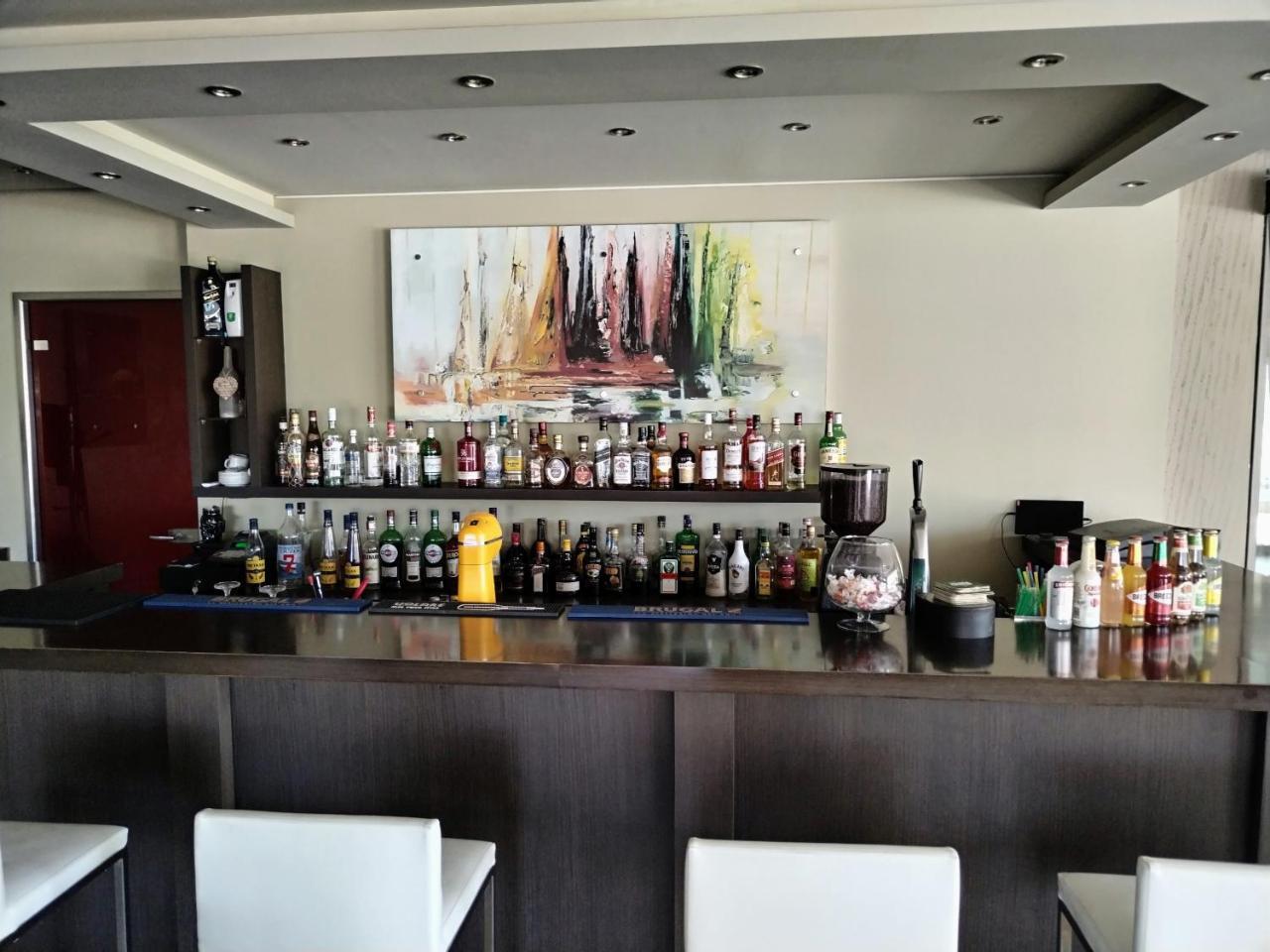 Garden Hotel 3 *
