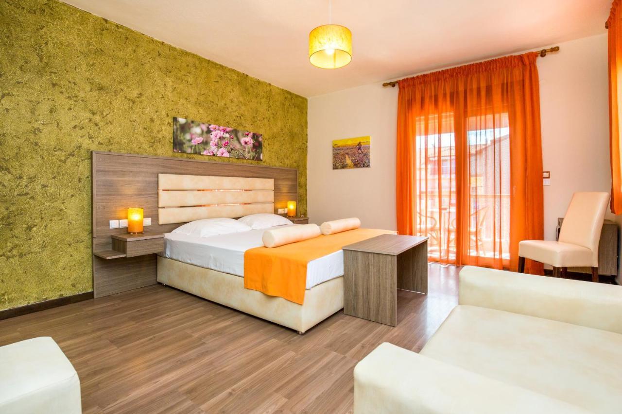 Garden Hotel 3 *