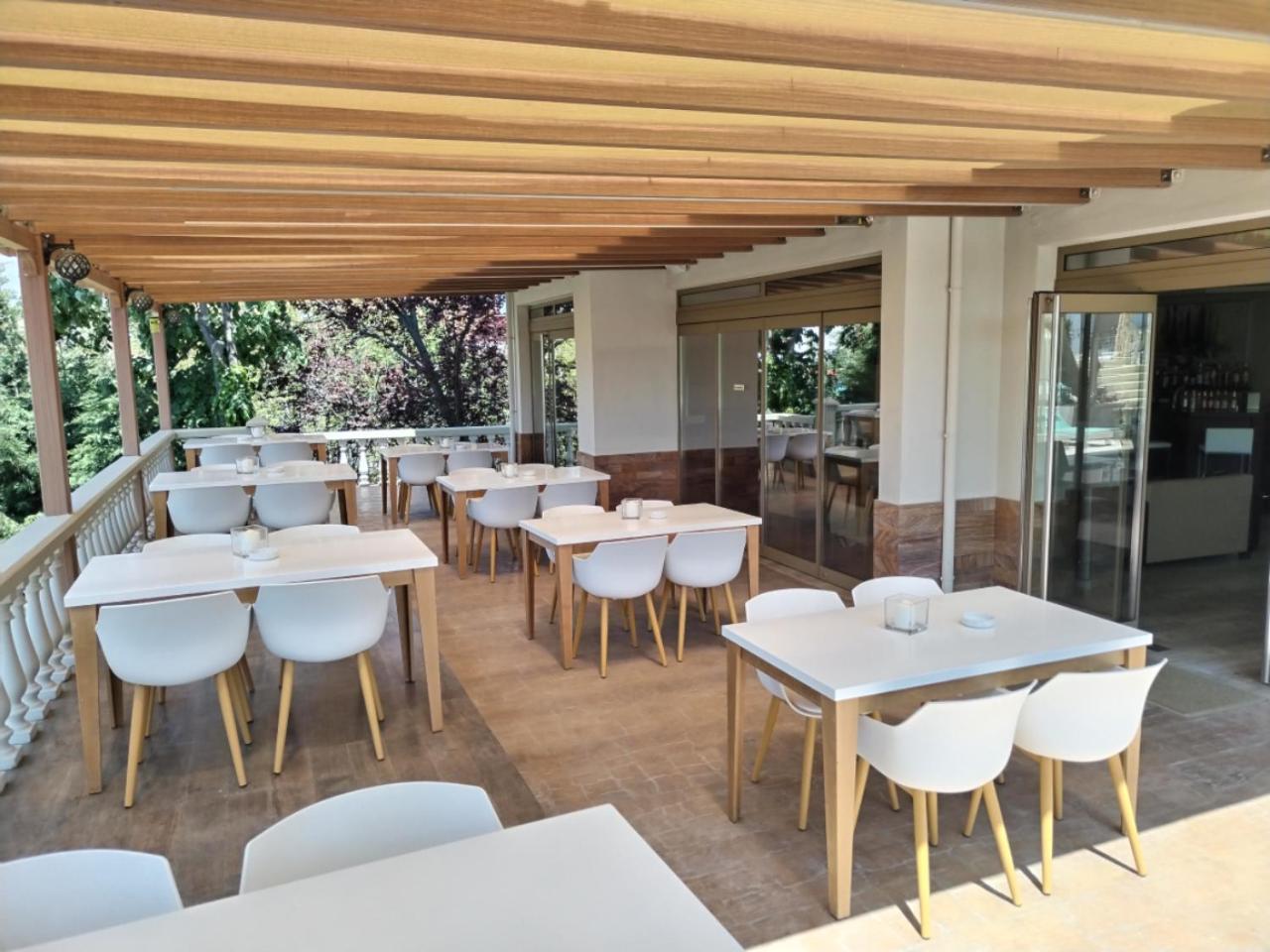 Garden Hotel 3 *