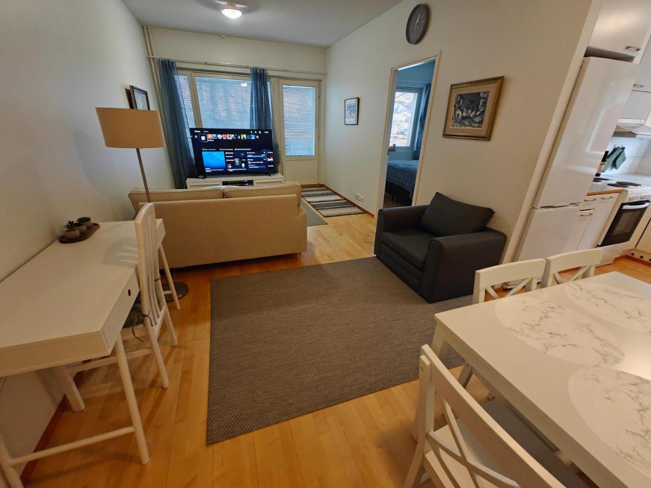 Mid Haven Cozy Apartment with Sauna, Glassed Balcony And Free Parking à Kemi