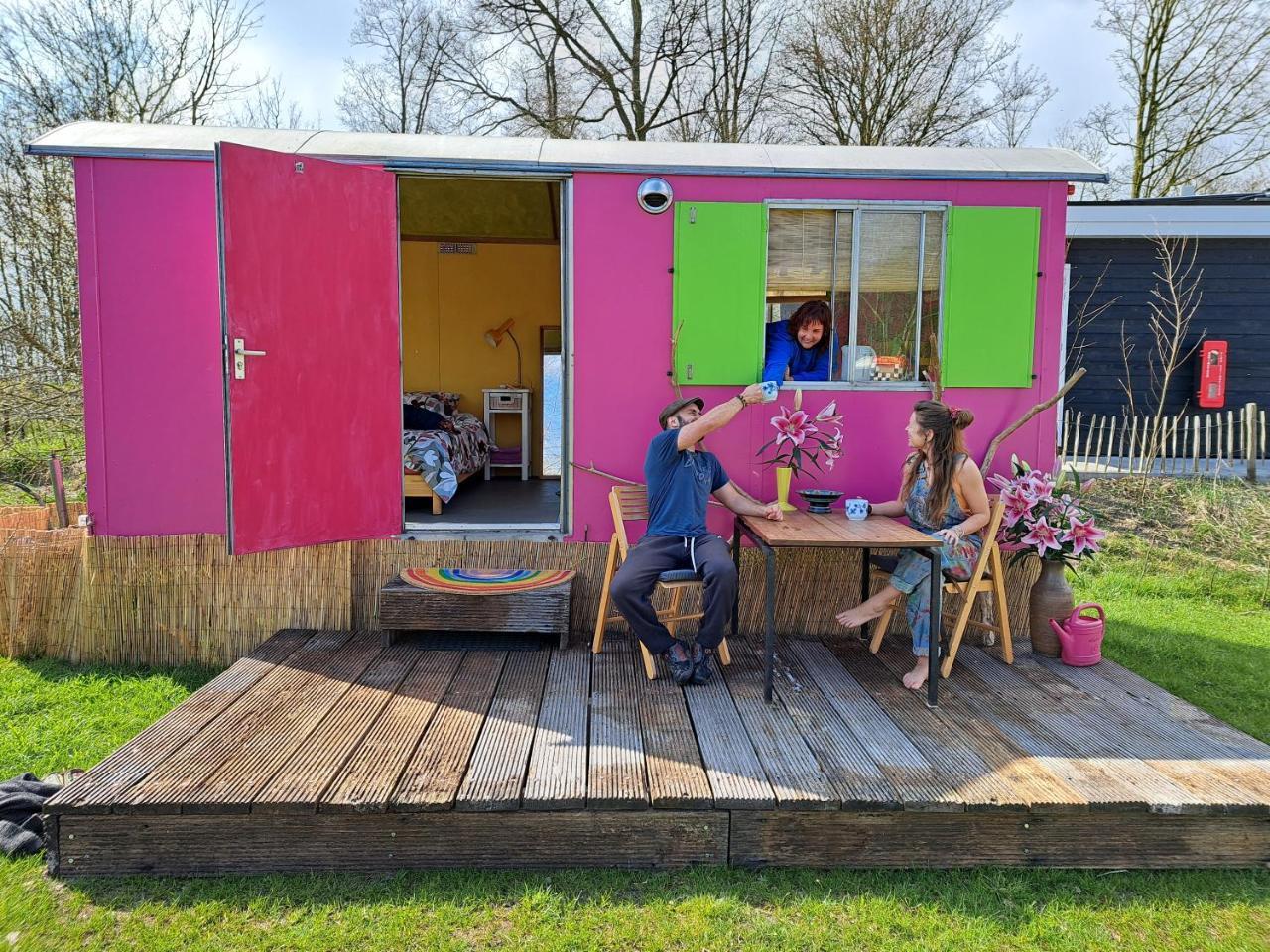 Pipowagen Doe Maar Roze em Bant