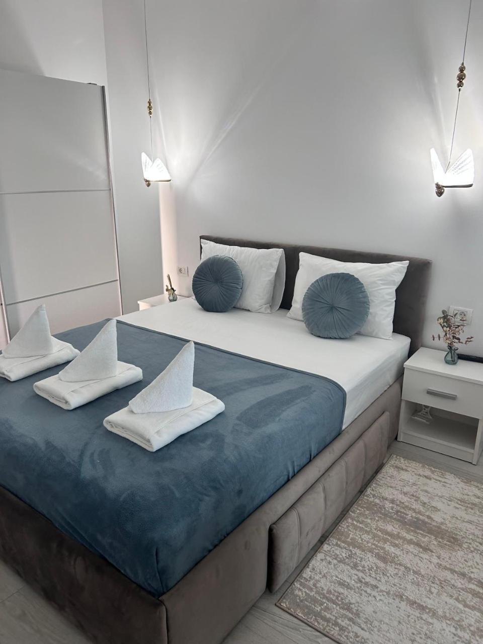 Queens Luxury Studio