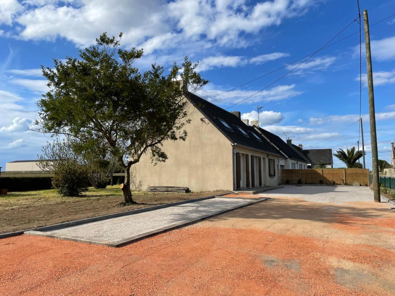 Maison - Reville Avec Son Boulodrome ! à Reville