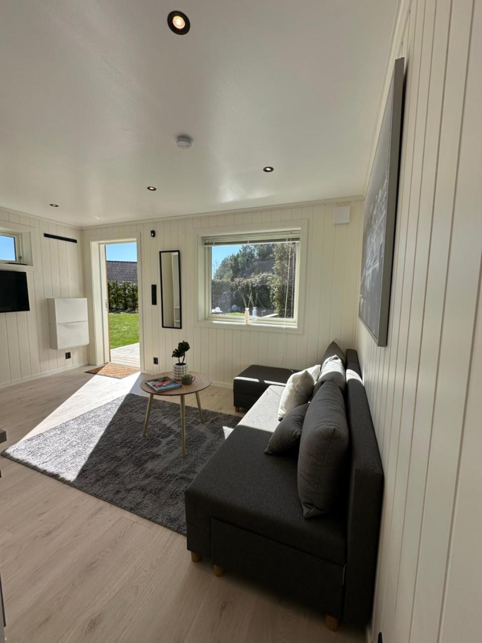 Kaldvell Stays Central - New Apartment à Aust-agder-region