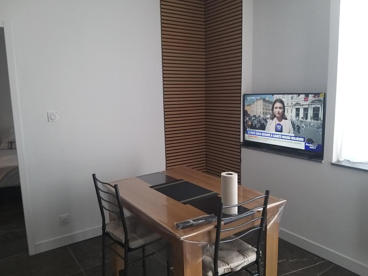 Appartement Prive Moderne Et Lumineux Plain-Pied à Oyonnax