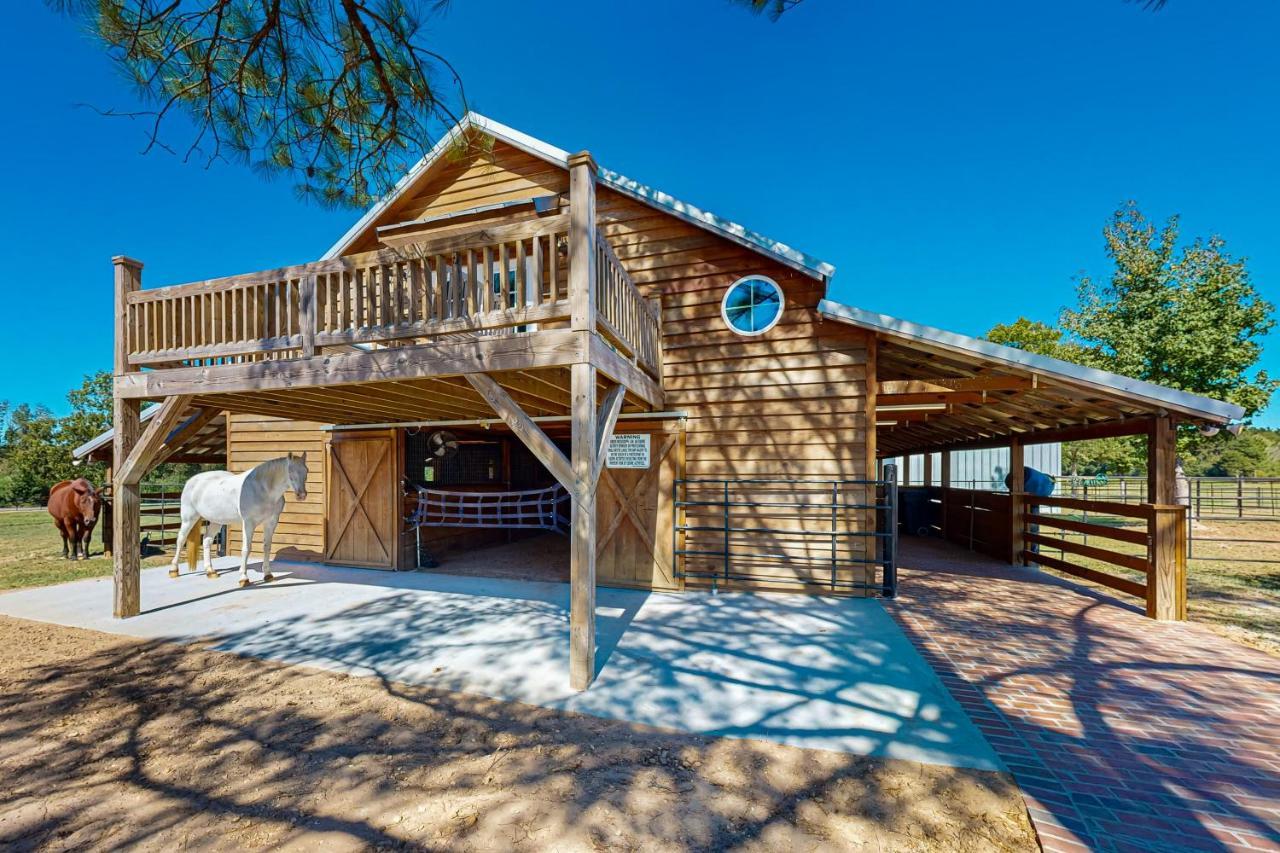 Windmill Trails Farms - Unit A: Barn Loft (Adults Only) em Tylertown