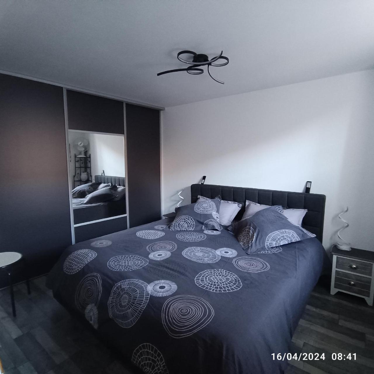 Superbe Appartement F3 Situe Au Centre Ville em La-charite-sur-loire