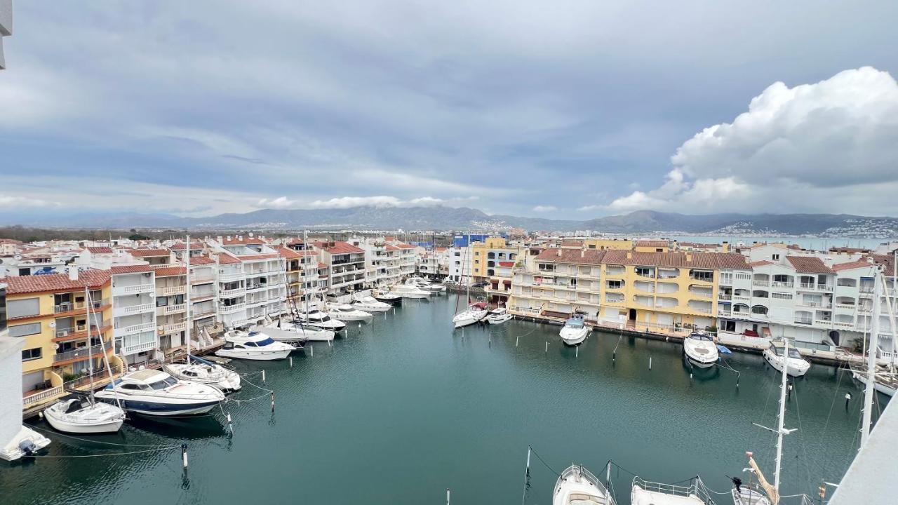 Apartamento C Frente Al Canal Con Terraza